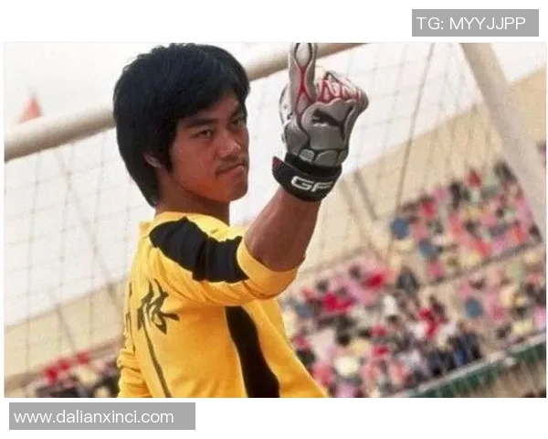 星爷功夫足球中敲头一幕回顾那位让观众印象深刻的角色揭秘