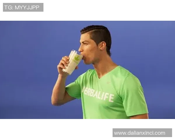 最具优雅气质与球场魅力的足球明星形象展现